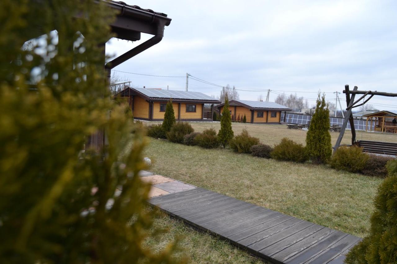 Хомене Villa Rzhyshchiv Buitenkant foto