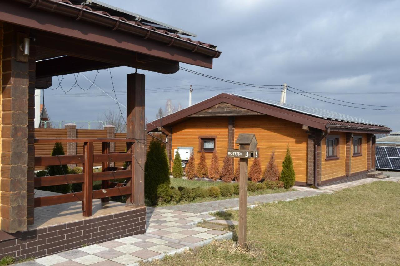 Хомене Villa Rzhyshchiv Buitenkant foto