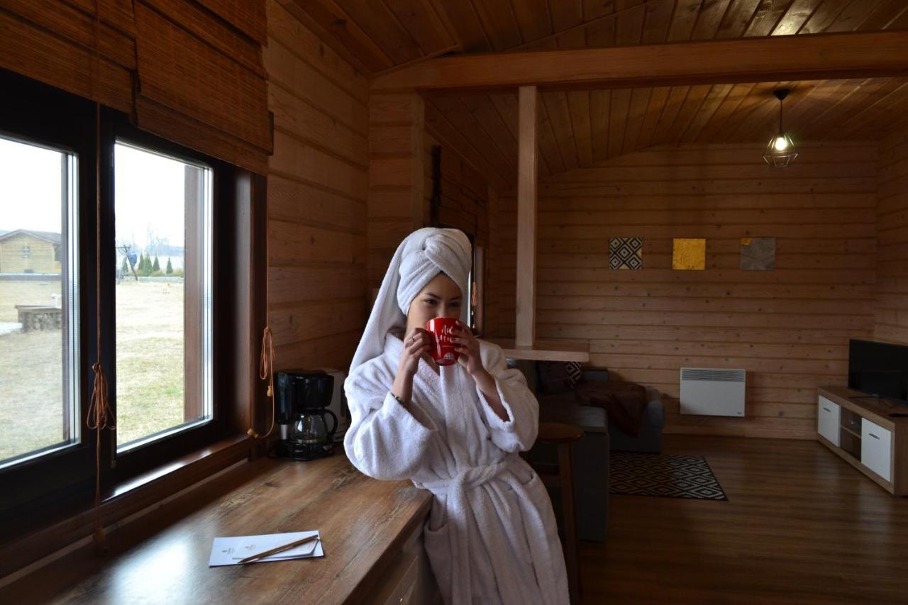 Хомене Villa Rzhyshchiv Buitenkant foto