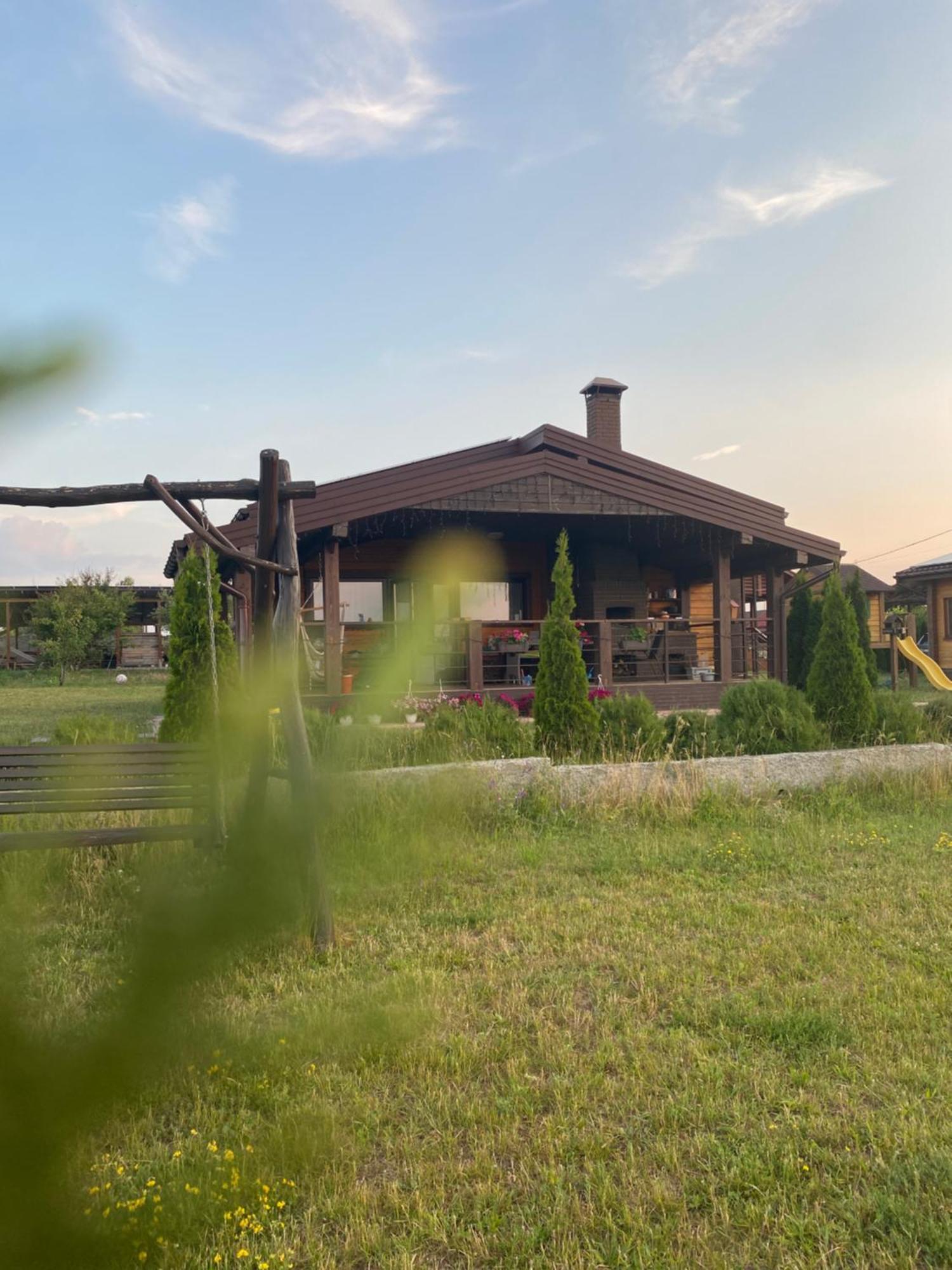 Хомене Villa Rzhyshchiv Buitenkant foto