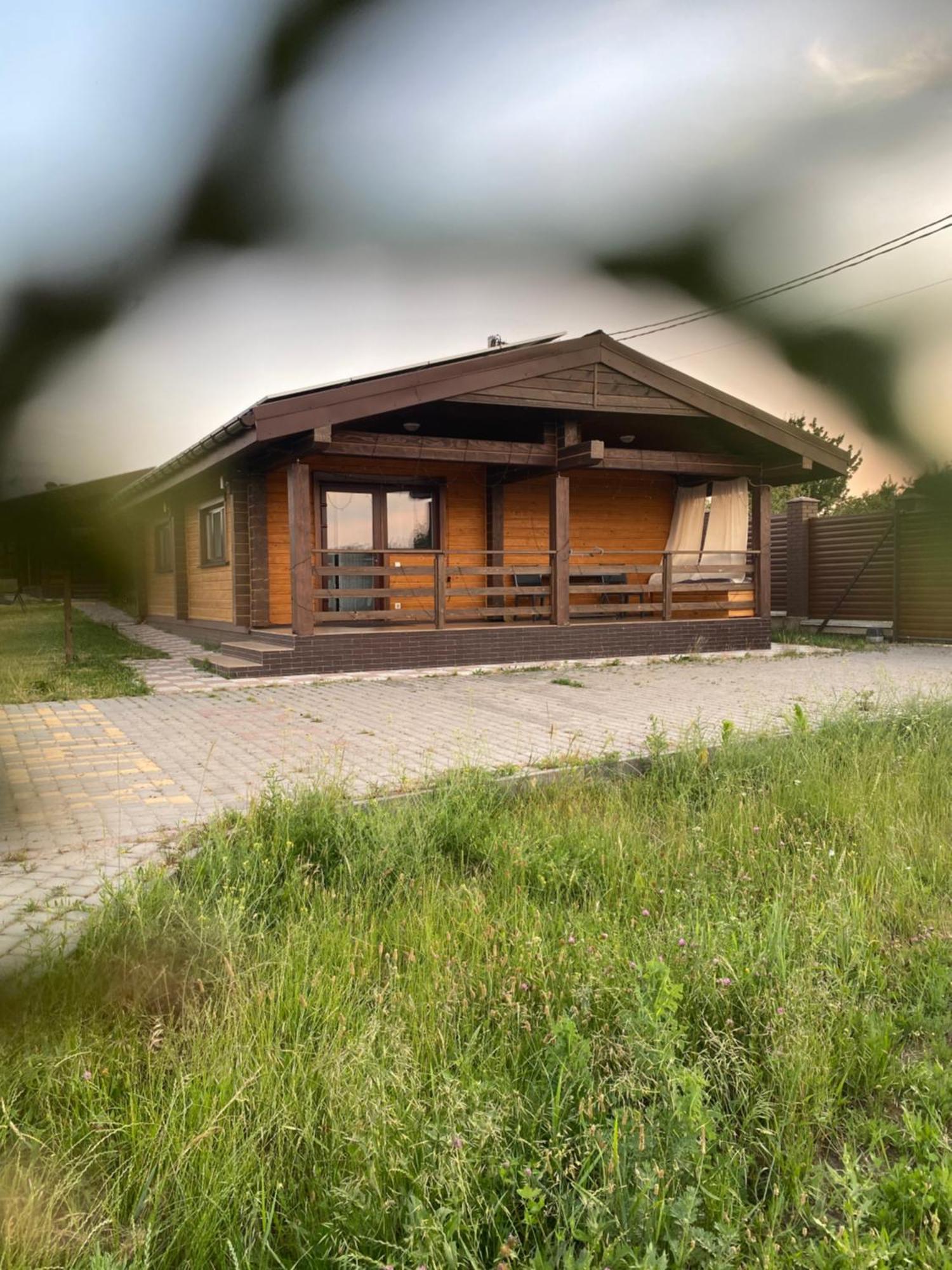 Хомене Villa Rzhyshchiv Buitenkant foto